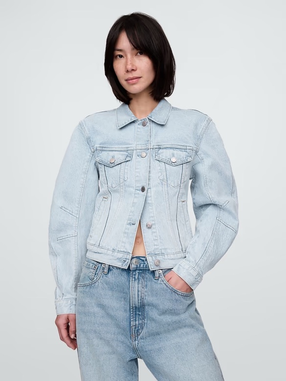 NWT GAP [$138] Women's Barrel Sleeve Super Light Wash Denim Jacket - Picture 2 of 6